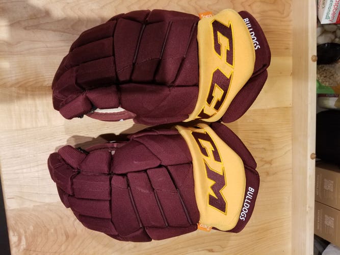 Game Worn University of Minnesota Duluth UMD Bulldogs CCM D30 Hockey Gloves