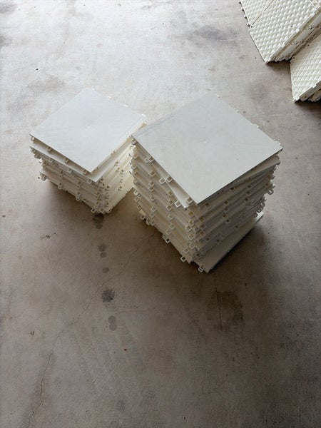 Hockey flooring - Snipers edge slick tiles - white (used)