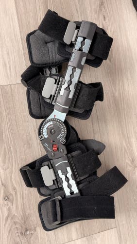 Donjoy X-ROM Knee Brace Adult One Size Hinged Adjustable