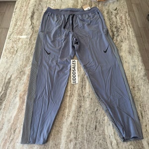 Nike AeroSwift ADV Running Pants Dri-FIT Grey FN3361-003 Men’s Large NWT $125

New With Tags