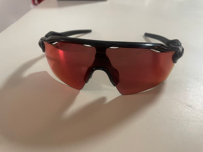 Unisex One Size Fits All Oakley Radar EV Sunglasses (Used)