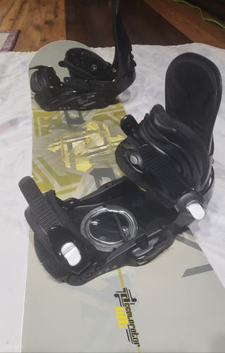 155+cm SNOWBOARD ROSSIGNOL ACCELERATOR IRT w/M-L ROSSIGNOL REFLET BINDINGS *USED* READY TO USE