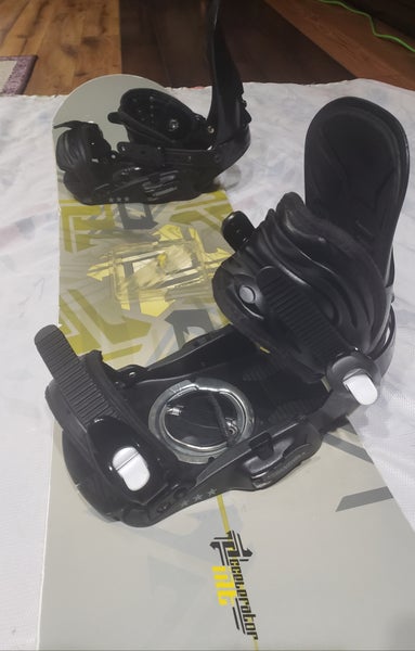 155+cm SNOWBOARD ROSSIGNOL ACCELERATOR IRT w/M-L ROSSIGNOL REFLET BINDINGS *USED* READY TO USE