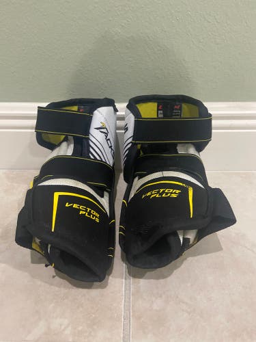 Senior Medium CCM Vector Plus Elbow Pads (Used)