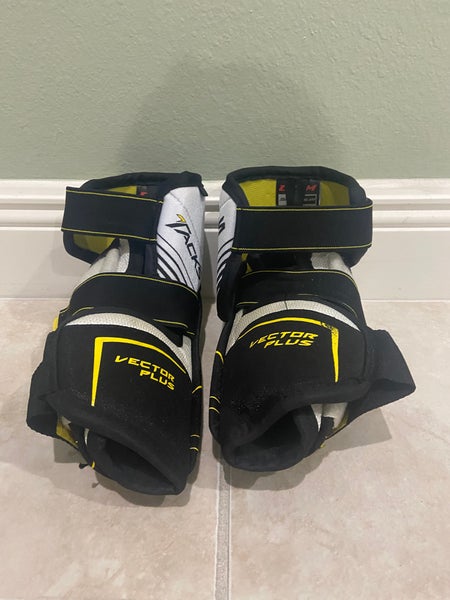Senior Medium CCM Vector Plus Elbow Pads (Used)