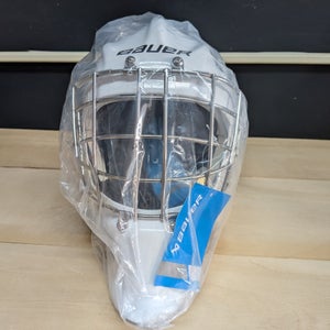 Senior Medium Bauer 940 Goalie Mask (New)