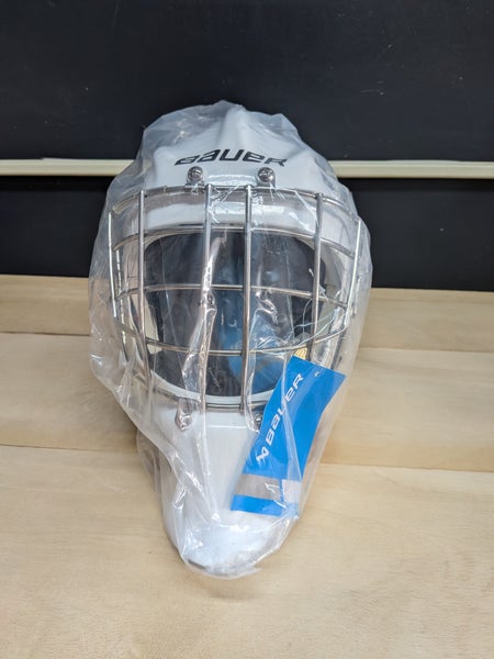 Senior Medium Bauer 940 Goalie Mask (New)