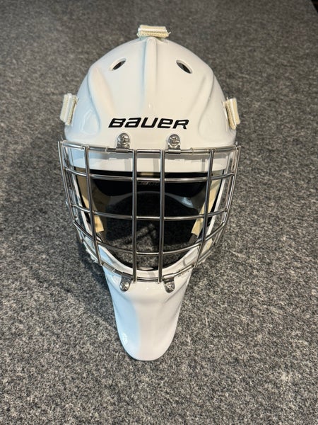Senior Medium Bauer Profile 950 Goalie Mask (Used)