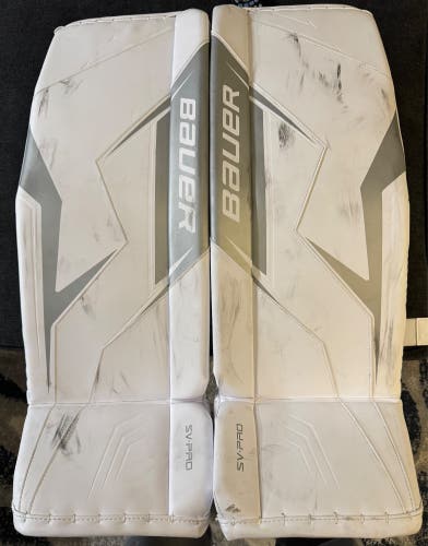 Medium Bauer Sv-Pro Goalie Leg Pads (Used)