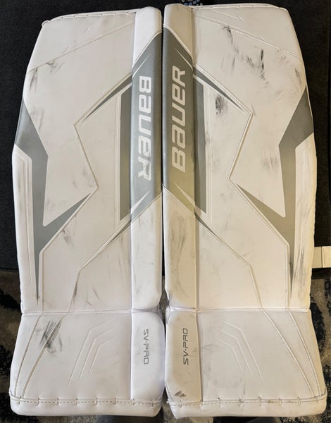 Medium Bauer Sv-Pro Goalie Leg Pads (Used)