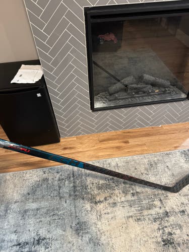 Senior CCM Vizion Left Hand Hockey Stick P28+1/4 85 Flex (New)