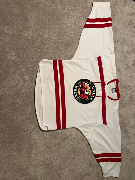Bulls Hockey jersey - White XL Adult Unisex Warrior Jersey (Used)