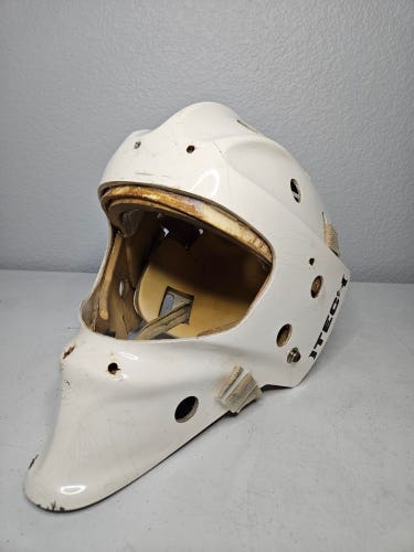 Senior Large Itech Profile Pro 960 Goalie Mask (Used)
