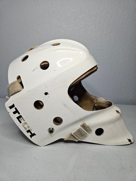 Itech 960 Senior Large Itech Profile Pro 960 Goalie Mask (Used) | SidelineSwap ...