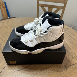 Men's Size M 11.0 (W 12.0) Air Jordan 11 Shoes (Used)