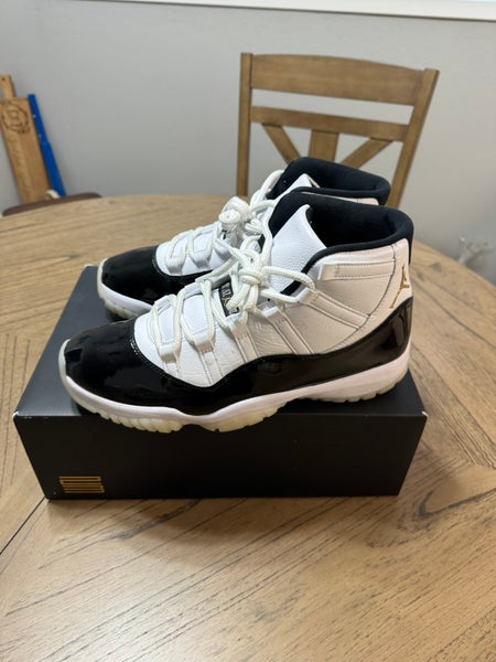 Men's Size M 11.0 (W 12.0) Air Jordan 11 Shoes (Used)