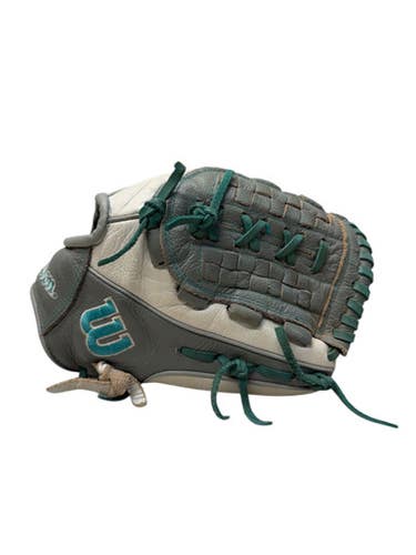 Used Wilson A05RF24115 RH Throw Fastpitch Gloves White And Grey 11 1/2" 11835-S000201442