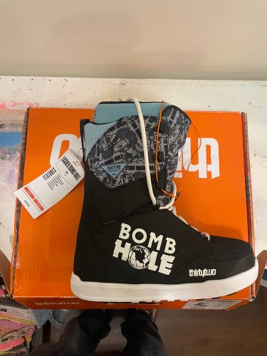 Unisex Size M 11.0 (W 12.0) Thirty Two Lashed Snowboard Boots Medium Flex All Mountain (New)