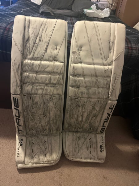 35" True Catalyst 9X3 Goalie Leg Pads (Used)