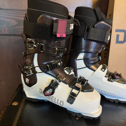 Mondo 27 & 27.5 Women's Dalbello Panterra All Mountain Ski Boots Medium Flex (New)
