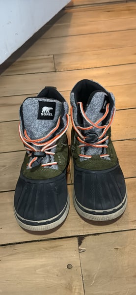 Gray Unisex 6Y (Big Kids / Youth) Youth Boots (Used)