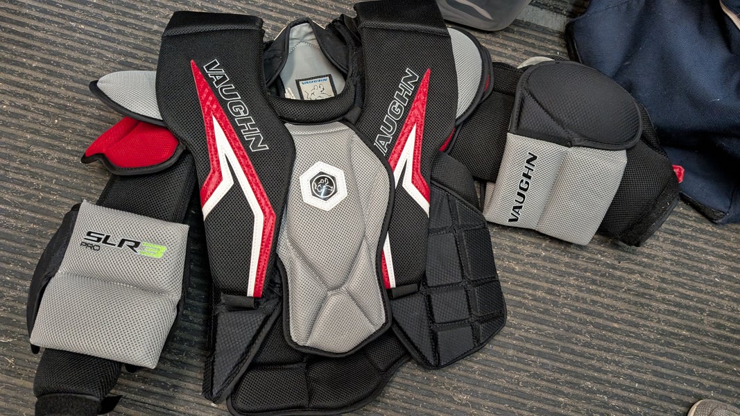 Medium Vaughn SLR 3 Pro Goalie Chest Protector (Used)