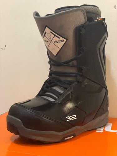 Size M 10.5 (W 11.5) Thirty Two TM-2 XLT Snowboard Boots (Used)