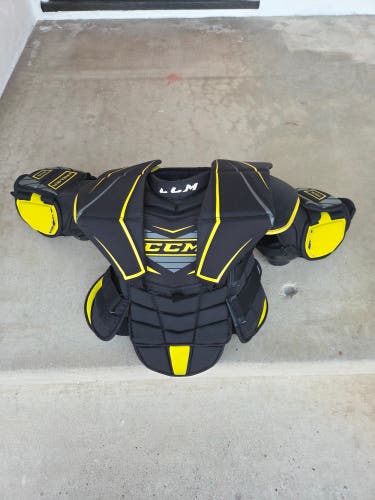 Large/Extra Large CCM Premier R1.5 Goalie Chest Protector (Used)