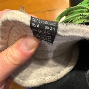 Bauer Supreme S27 Hockey Goalie Skates Regular Width Size 3 (Used)