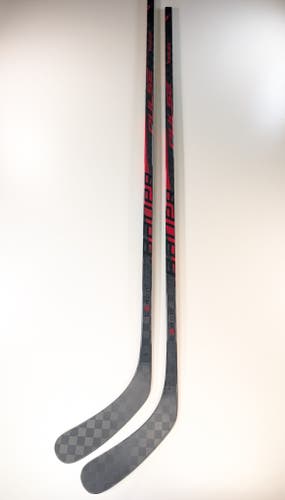 (2-pack) New Senior Red RH Bauer Pulse, 82 Flex, P92