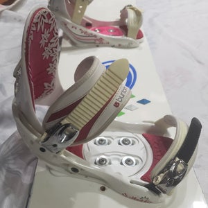 138cm JR. SNOW JAM  GIRLS SNOWBOARD WITH GIRLS BURTON BINDINGS *USED* CLEAN-READY TO USE