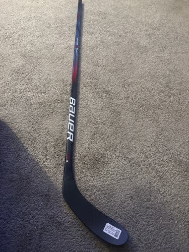 Senior  Bauer Left Hand P28 77 Flex(New) Vapor X5 Pro Hockey Stick