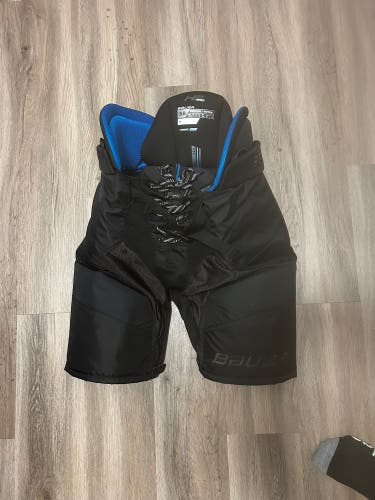 Senior Medium Bauer HP Pro Hockey Pants Like New - lightly used for 10 games.