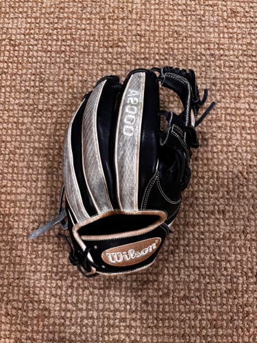 2025 Wilson A2000 RH Infield Baseball Glove 11.75" (Used)