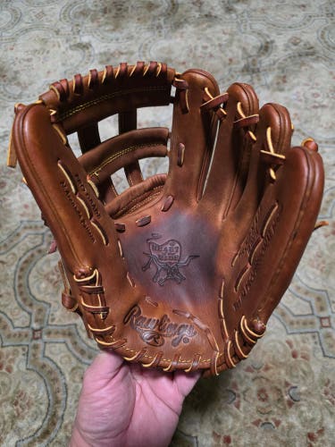 "Used Rawlings Infield right hand throw Heart of the Hide Baseball Glove 12 inch"