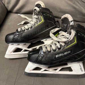 2021 Bauer Elite Hockey Goalie Skates Extra Wide Width Size 1.5 (Used)