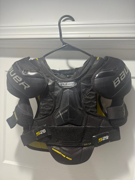 Medium Junior Bauer Supreme S29 Shoulder Pads (Used)
