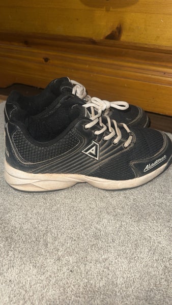 Black Men's Size M 9.5 (W 10.5) Adult Akadema Turf Cleats (Used)