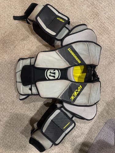 Small / Medium Warrior Ritual X3E Goalie Chest Protector (Used)