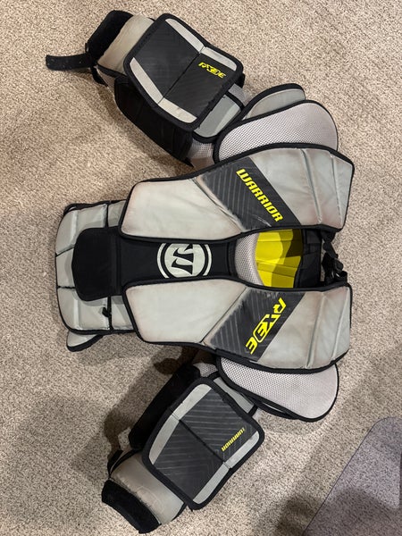 Small / Medium Warrior Ritual X3E Goalie Chest Protector (Used)