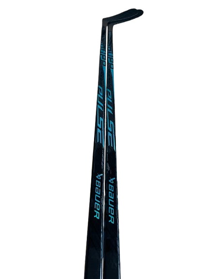 2 PACK NEW Senior P28 77 Flex Bauer Pulse Right Hand Hockey Stick