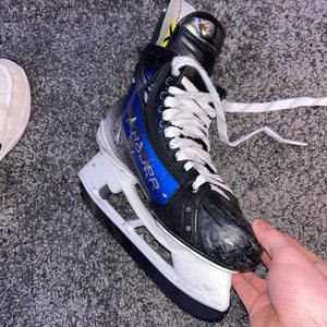 2023 Bauer Vapor Hyperlite 2 Hockey Skates Regular Width Pro Stock 8 (Used)