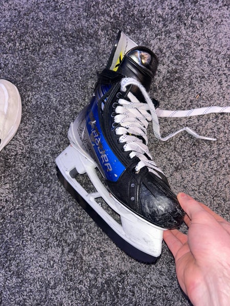 2023 Bauer Vapor Hyperlite 2 Hockey Skates Regular Width Pro Stock 8 (Used)