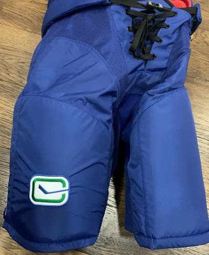 Men's Senior Medium CCM HP45 Hockey Pants (New)