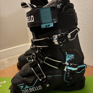 Mondo 22 & 22.5 Women's Dalbello Chakra Ski Boots Soft Flex (Used)