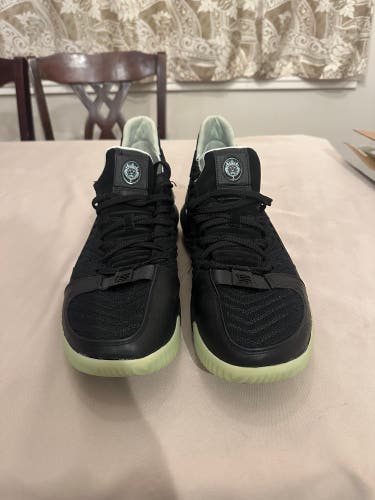 Men's Size 13.0 (W 14.0) Nike lebron 16 Shoes (Used)