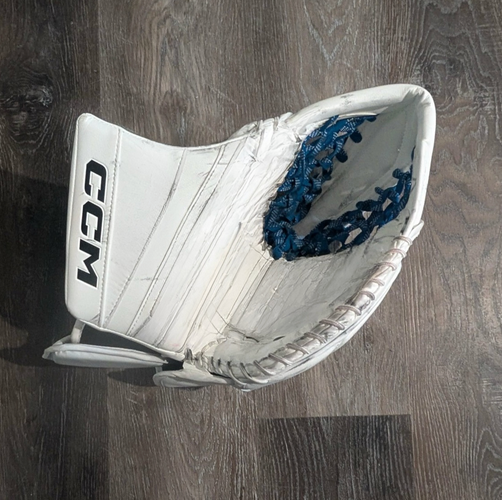 2025 CCM EFlex 7 Glove (New)