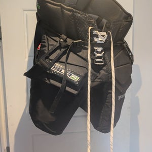 Senior Small 2025 Vaughn SLR4 Pro Carbon Hockey Goalie Pants (New)