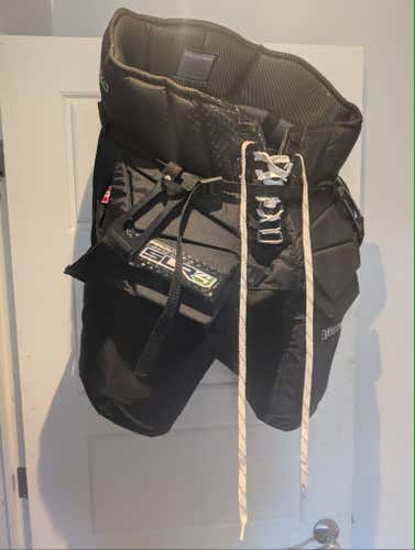 Senior Medium 2025 Vaughn SLR4 Pro Carbon Hockey Goalie Pants (New)