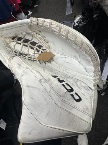 CCM Extreme Flex E6.5 Regular Catcher Used